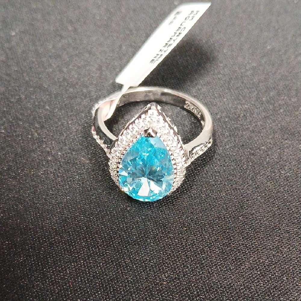 Elegant Silver 925 and Blue Teardrop Ring